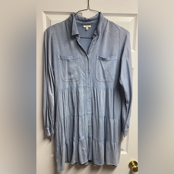 JODIFL Dresses & Skirts - NWOT JODIFL Chambray Tiered/Ruffle Button Down Long Sleeved Dress Size Large